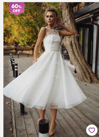 Hair style should match the style of your wedding dress