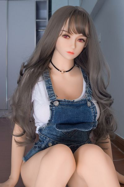 Sex Doll Goes Through Four Different Cleaning Processes