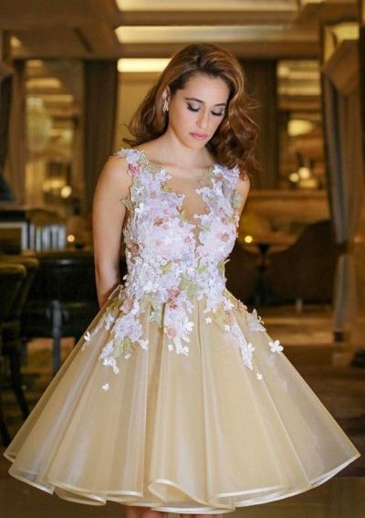 What kind of Homecoming Dresses should a little girl wear?